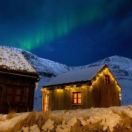 Mulafossur Cottages By Famous Waterfall In Gasadalur المظهر الخارجي الصورة