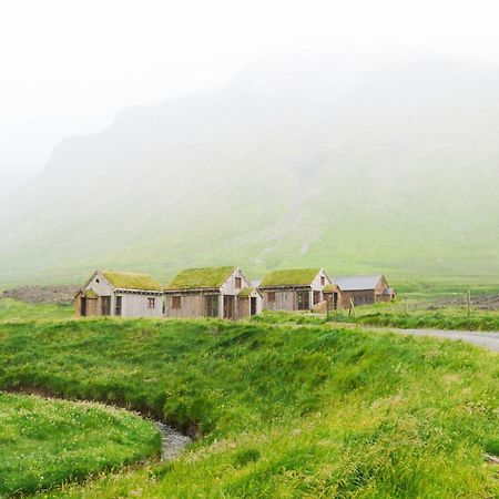 Mulafossur Cottages By Famous Waterfall In Gasadalur المظهر الخارجي الصورة