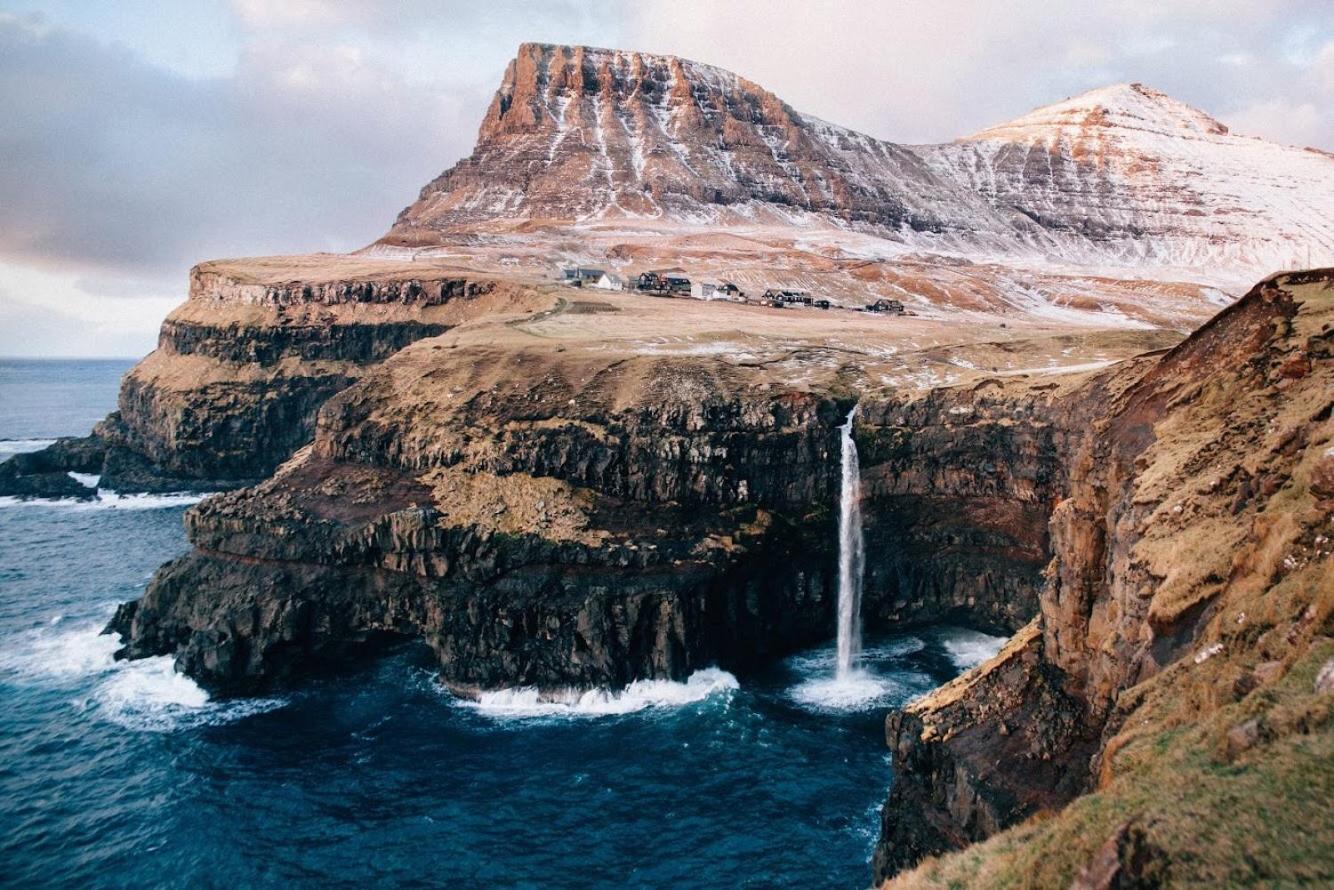 Mulafossur Cottages By Famous Waterfall In Gasadalur المظهر الخارجي الصورة