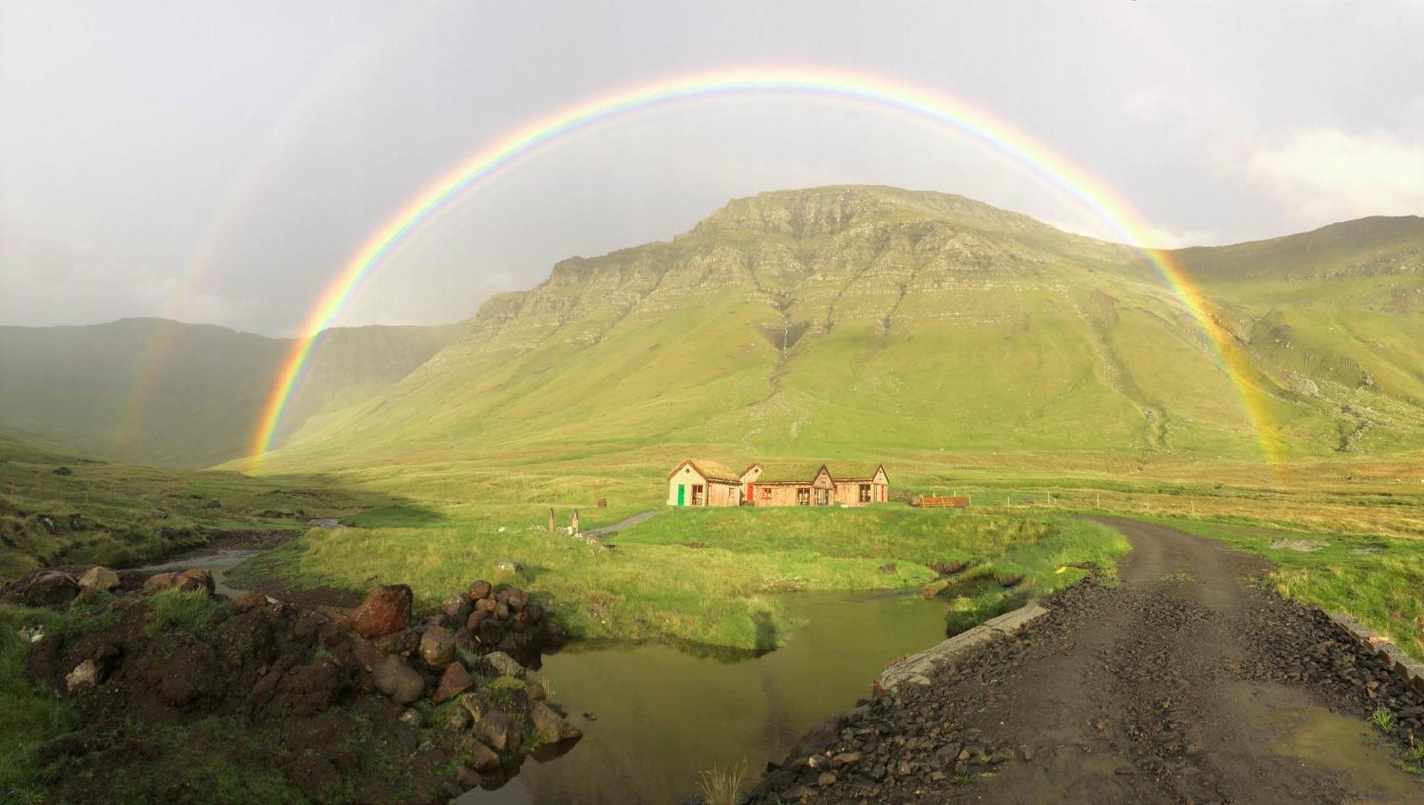 Mulafossur Cottages By Famous Waterfall In Gasadalur المظهر الخارجي الصورة