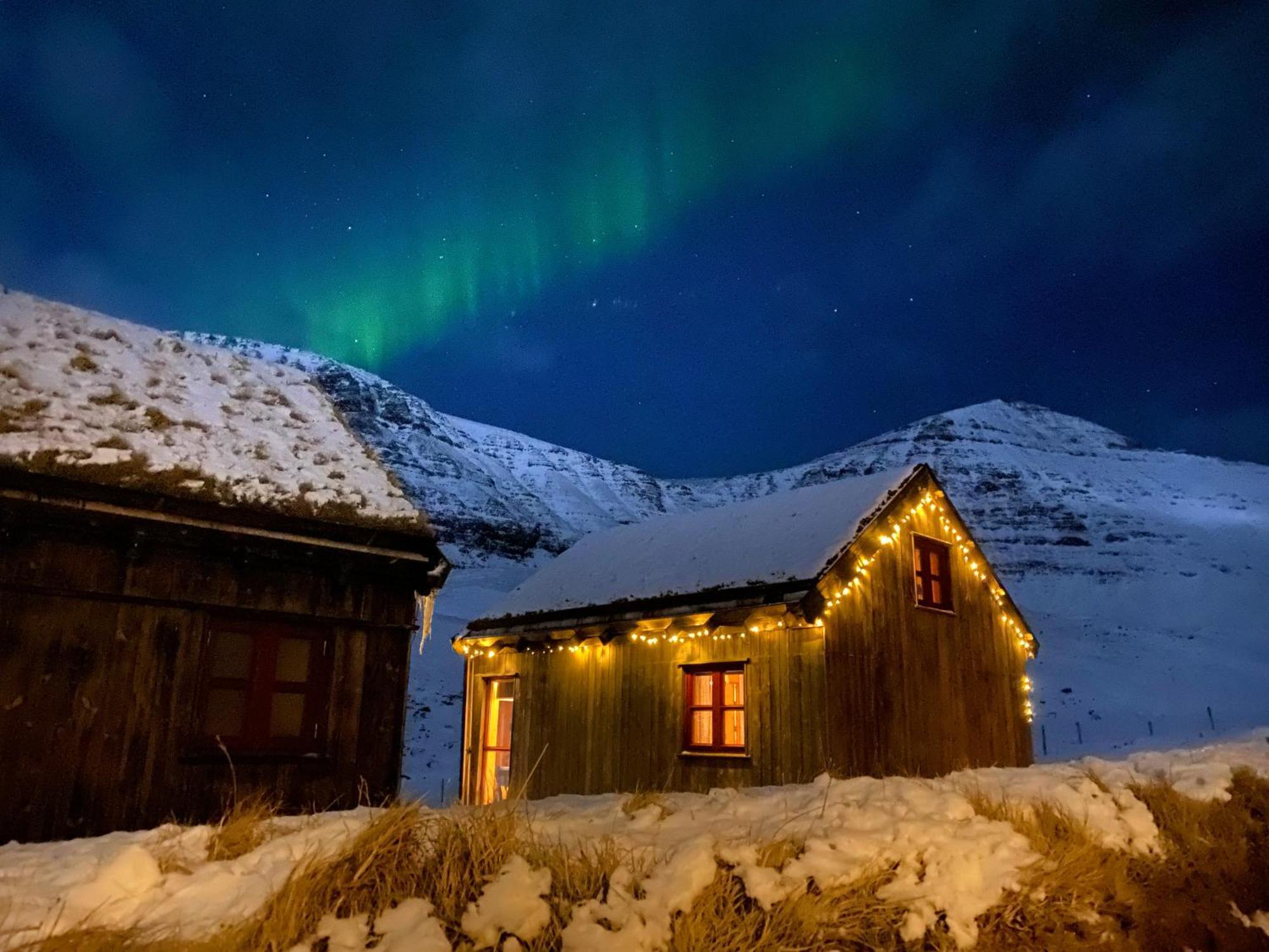 Mulafossur Cottages By Famous Waterfall In Gasadalur المظهر الخارجي الصورة