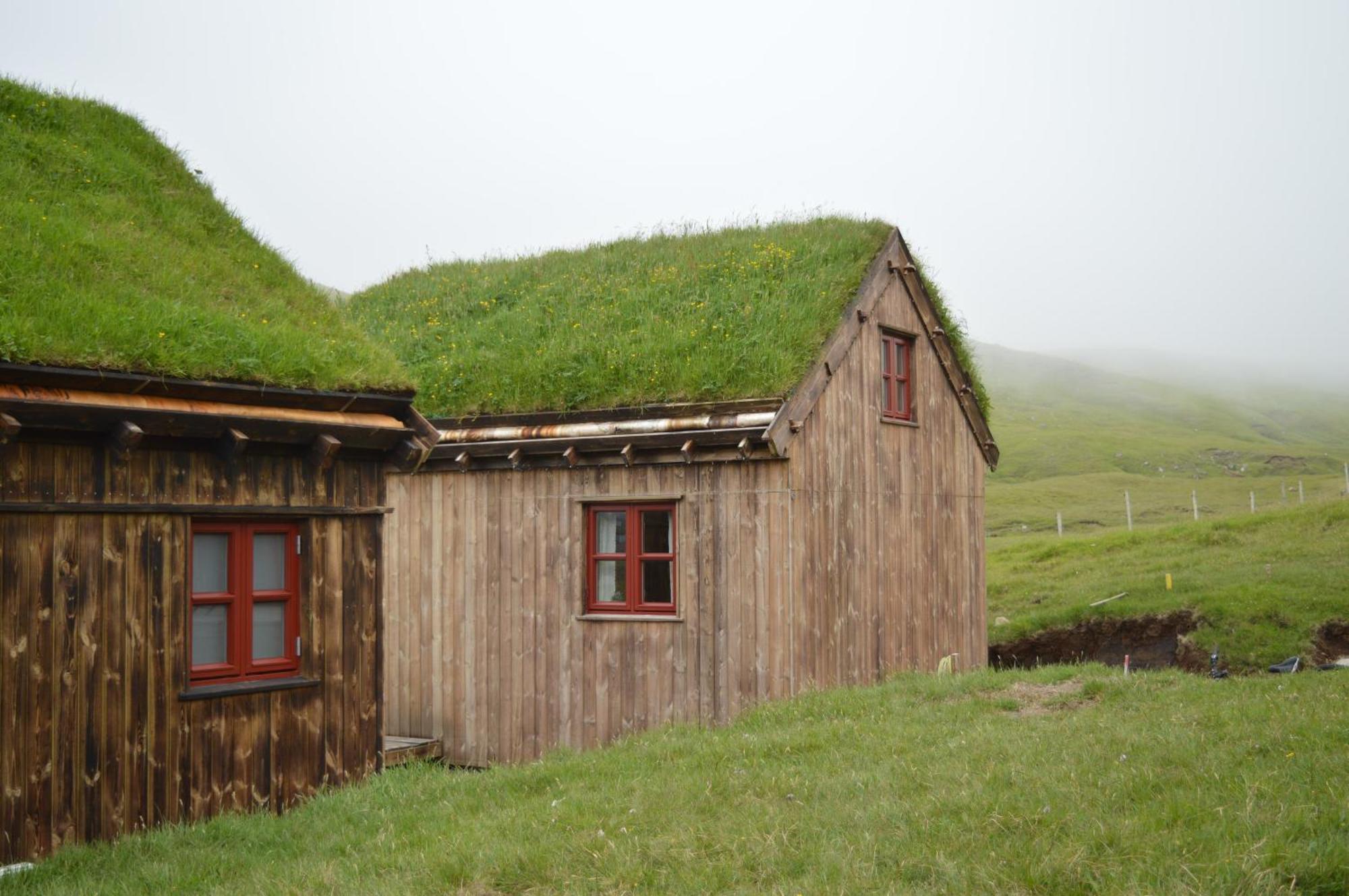 Mulafossur Cottages By Famous Waterfall In Gasadalur المظهر الخارجي الصورة