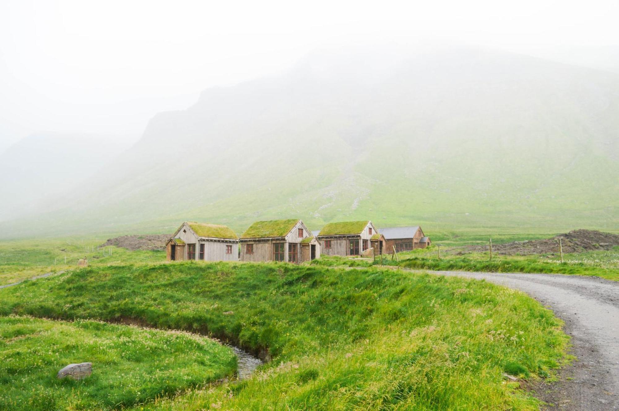 Mulafossur Cottages By Famous Waterfall In Gasadalur المظهر الخارجي الصورة